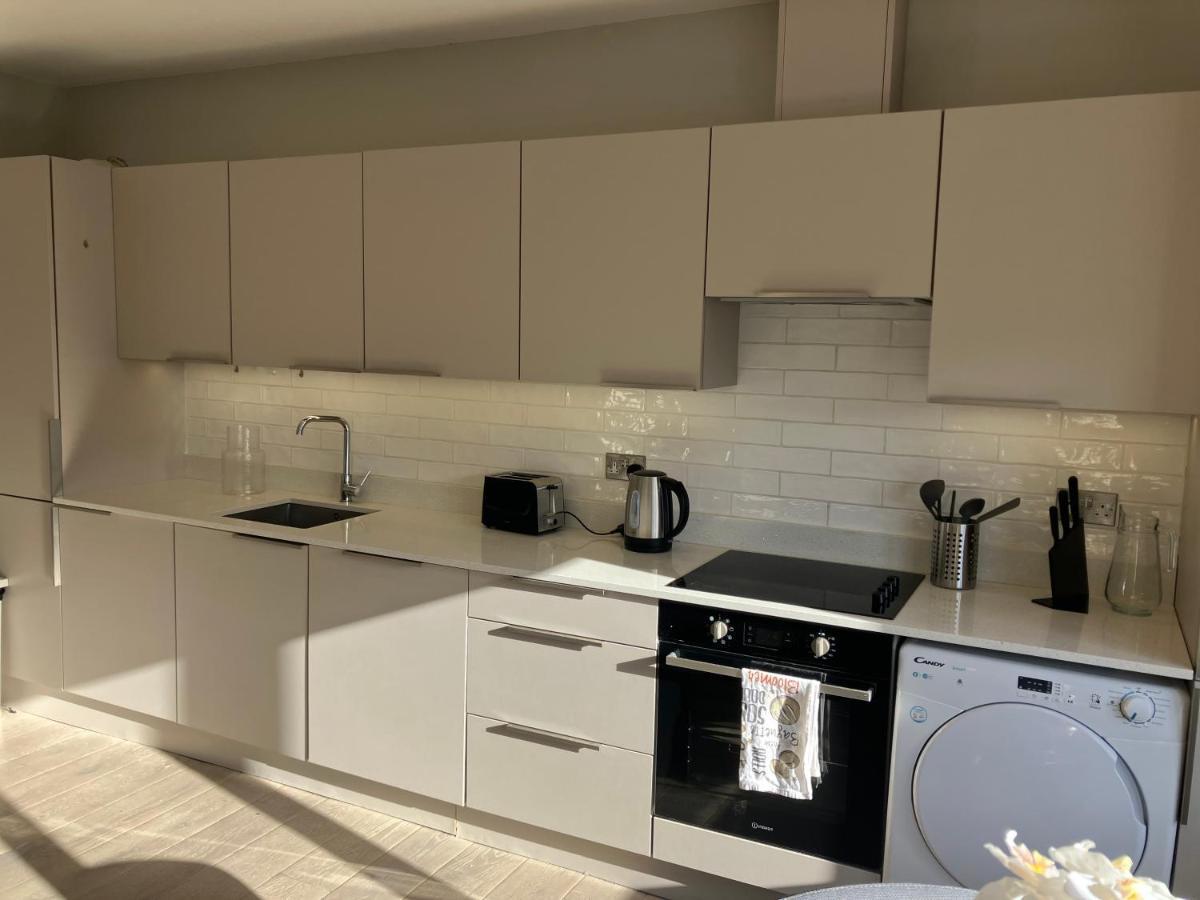 Splendid 2 Bed Flat With Private Terrace In Wimbledon - 2 The Queens Apartment London Luaran gambar