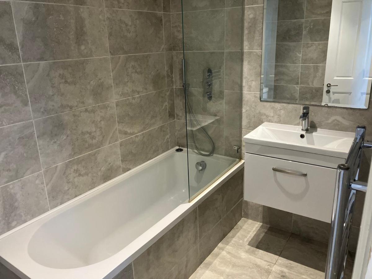Splendid 2 Bed Flat With Private Terrace In Wimbledon - 2 The Queens Apartment London Luaran gambar