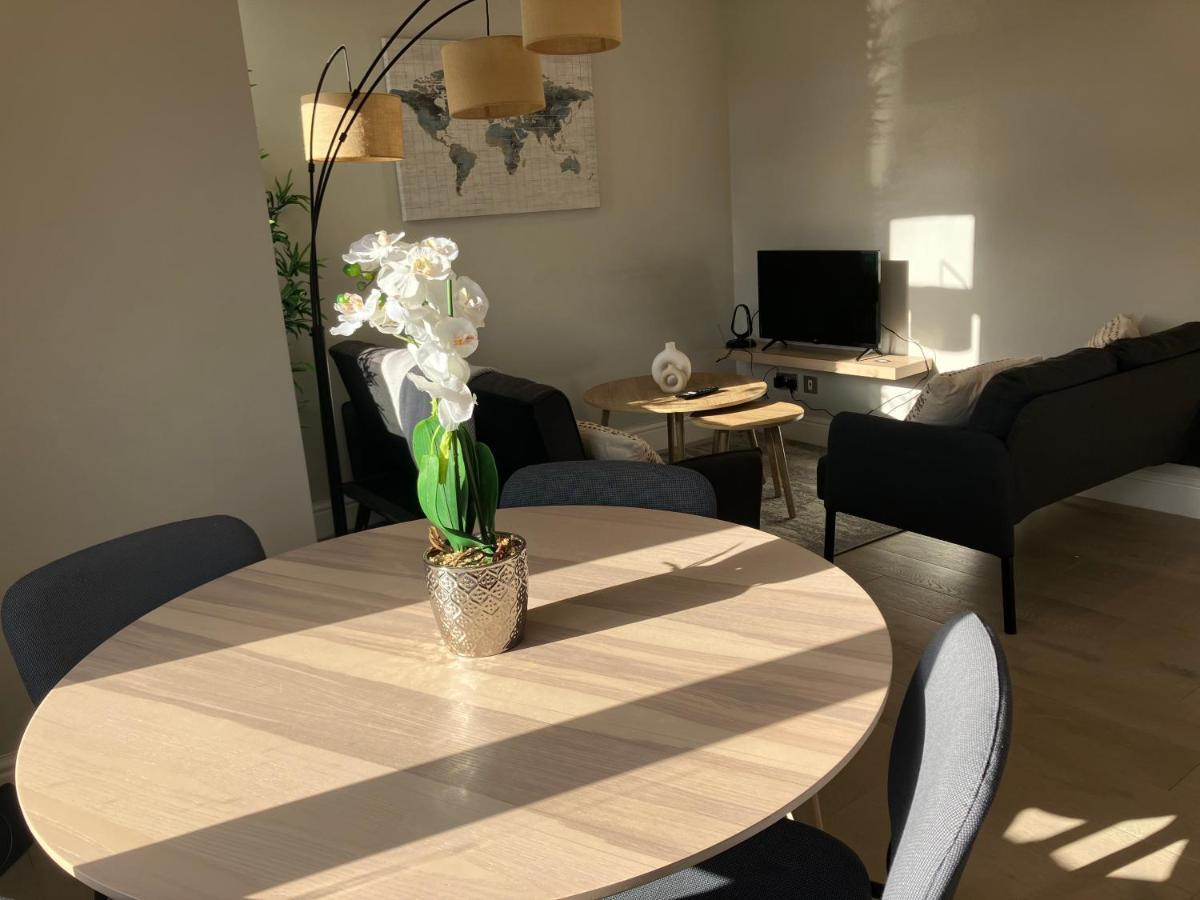 Splendid 2 Bed Flat With Private Terrace In Wimbledon - 2 The Queens Apartment London Luaran gambar