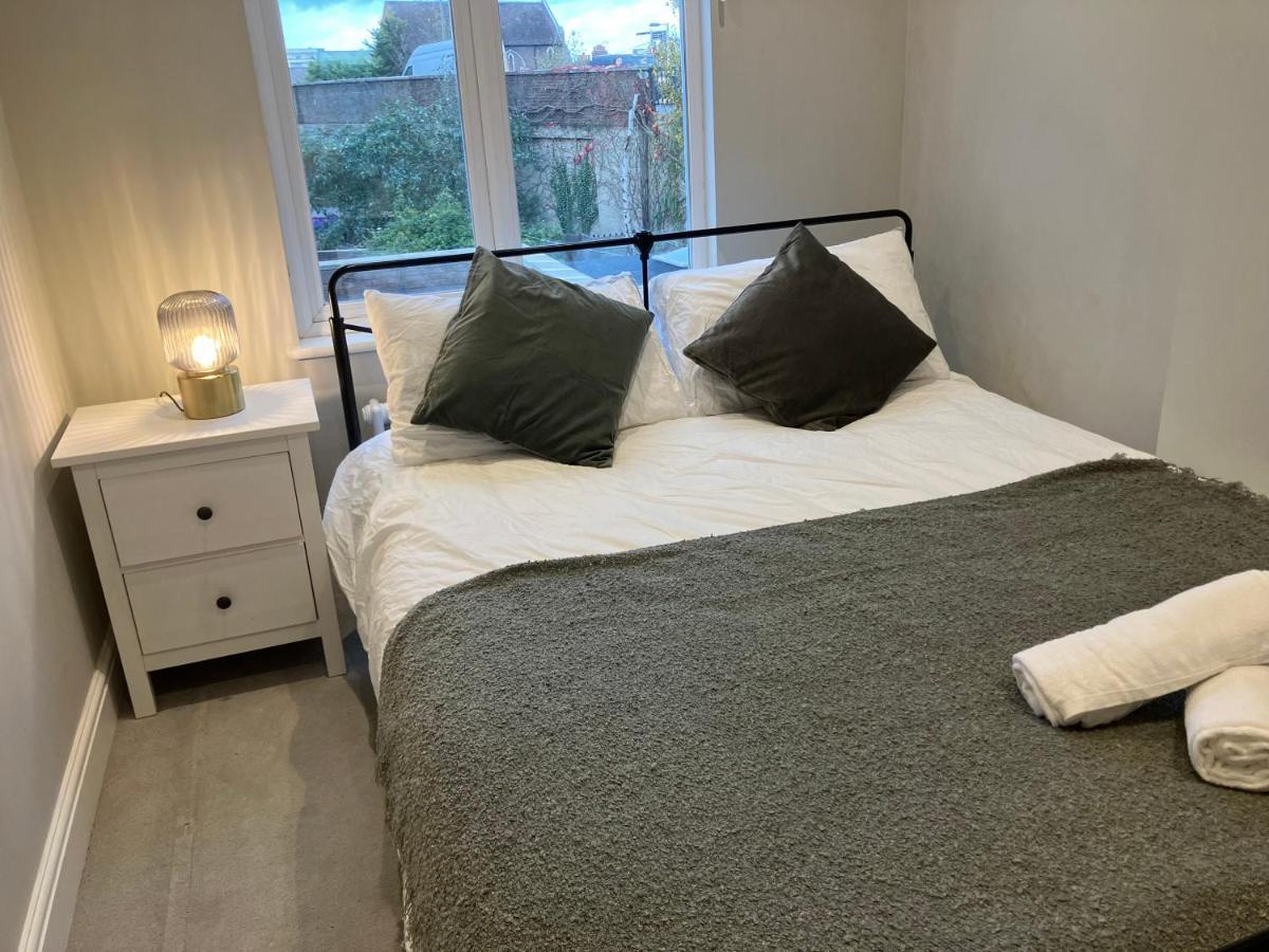 Splendid 2 Bed Flat With Private Terrace In Wimbledon - 2 The Queens Apartment London Luaran gambar